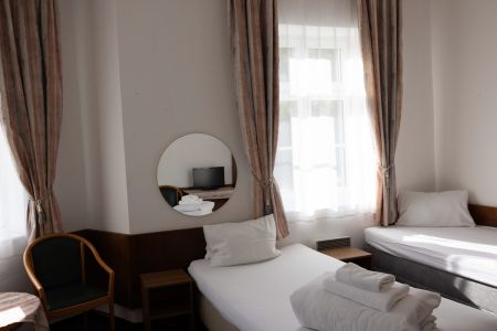 Hotel-Skála-pokoj