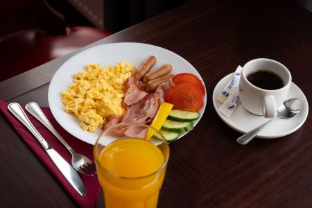 Hotel-Skála-snídaně